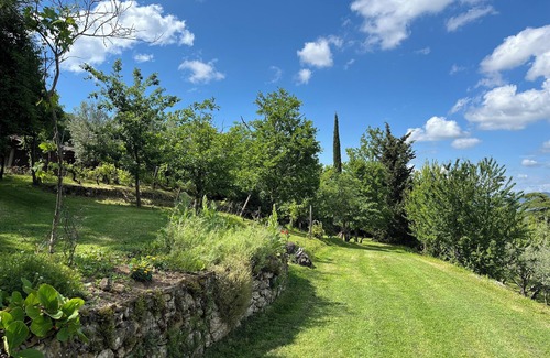 Volterra House | Villa Capannina.nPrivate pool, beautiful grounds and stunning countryside viewsn