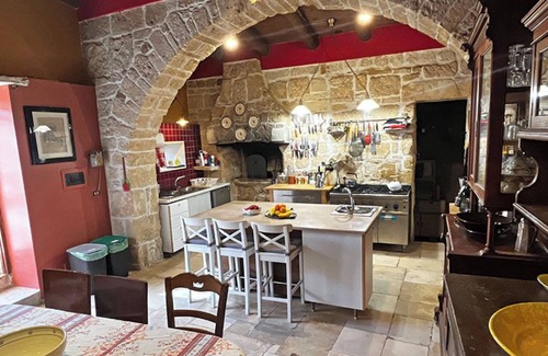 Terlizzi Villa | Villa Cappelli, Enjoy an amazing stay in a beautifully restored villa on historic Via Appia.