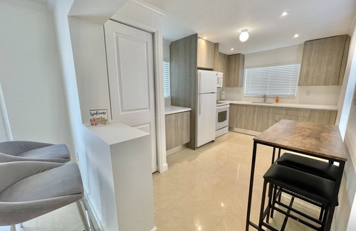 West Little Havana Cottage | Villa Capri Cozy 2 Bedroom Cottage in the heart of Miami