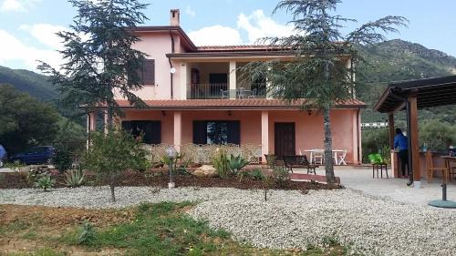 Jerzu Apartment | Villa Carmen