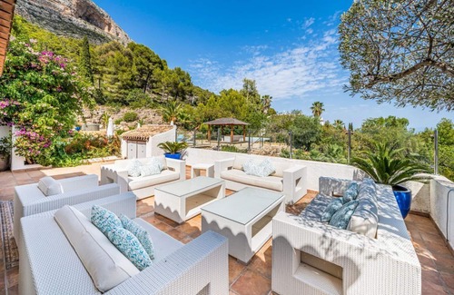 Montgo de Toscamar Villa | Villa Caroix - Six Bedroom Villa, Sleeps 14