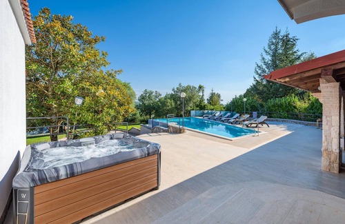 Tinjan House | Villa Casa Travertina
