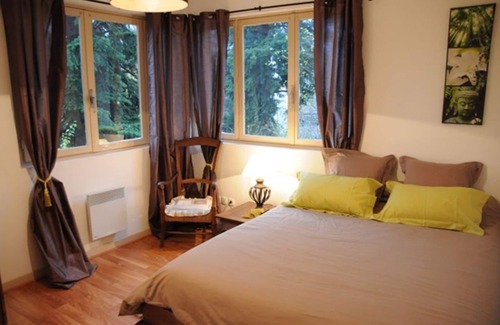 Vancia - Crepieux House | VILLA CASTEL Maison d'hôtes & Jardin de Cuisine Vivante