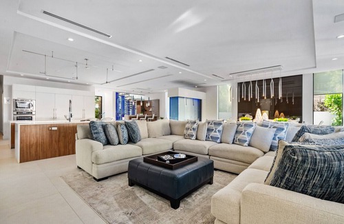 Colee Hammock Villa | Villa Celine- LAS OLAS Waterfront house with heated pool