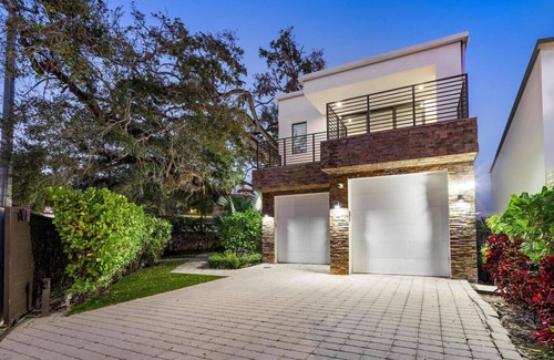 Colee Hammock Villa | Villa Celine-Modern house w/pool
