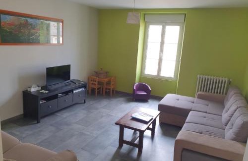 Grandcamp-Maisy House | Villa centre ville à 100m de la plage, pour 20 personnes