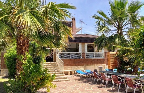 Benidorm Villa | Villa ChaletBenidorm, Private Pool, Aircon, Close to City Centre and Beaches