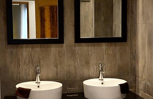 Fontaine-de-Vaucluse Bed & Breakfast | Villa Chante Coucou "Gite Chocolat"