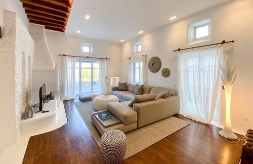 Agios Ioannis Villa | Villa Charoite - Six Bedroom Villa, Sleeps 12