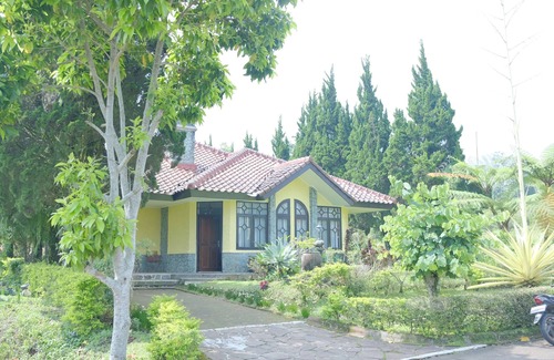 Ciater Villa | Villa ChavaMinerva Hanni Ciater with Pool