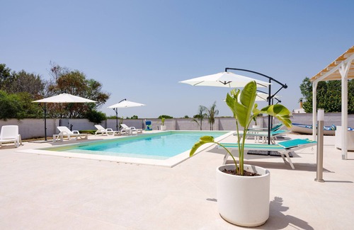 Giorgilorio Villa | Villa 'Chiara' with Sea View from the Terrace, Wi-Fi and Air Conditioning