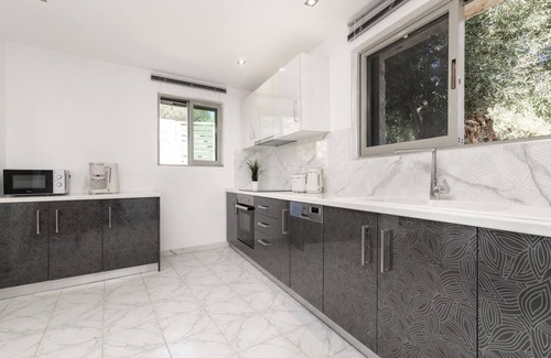 Alonia Villa | Villa Chrysso Horio 3 by Villa Plus