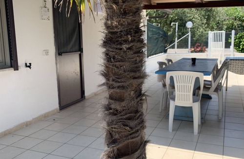 Gaeta Villa | Villa Circe, detached villa a stone's throw from St. Augustine Beach