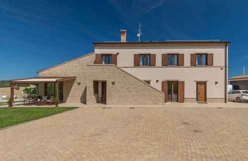 Fermo Villa | Villa Clair - Charming Villa in Marche Countryside
