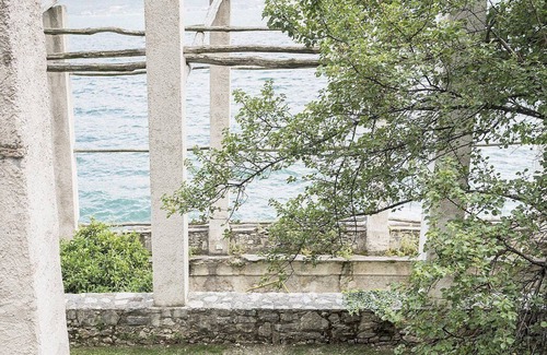 Limone sul Garda House | Villa Claraluna B: A bright and sunny apartment located right on the Garda Lake, with Free WI-FI.