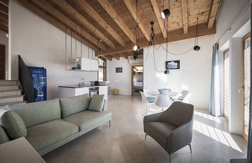 Limone sul Garda House | Villa Claraluna C: A bright and sunny apartment located right on the Garda Lake, with Free WI-FI.