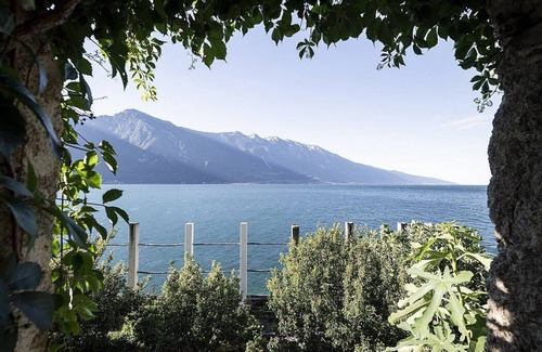 Limone sul Garda House | Villa Claraluna C: A bright and sunny apartment located right on the Garda Lake, with Free WI-FI.