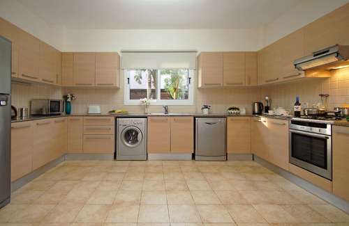 Paralimni Villa | VILLA CLEOPATRA - 4bed Villa with large pool in Ayia Napa Hills