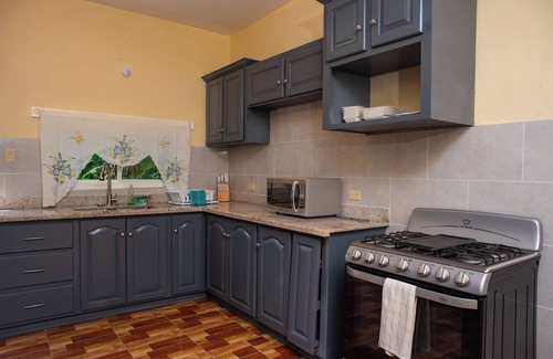 Reading Villa | Villa close to the sea