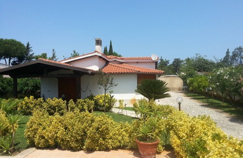 Latina Lido Villa | Villa Colle La Guardia Pool & Jacuzzi
