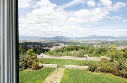 Lastra a Signa Villa | Villa Colomba Comfortable holiday residence