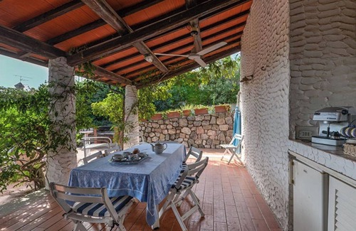 Vigne Giunche Villa | Villa 'Colombaia' with Private Garden and Wi-Fi