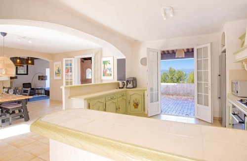 Draguignan Villa | Villa Colombes by Villa Plus