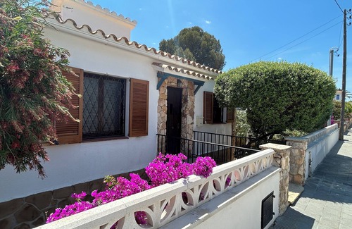 Torredembarra House | Villa completely renovated in peace, 100 m from the sea and close to the beaches