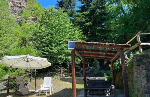 Borzonasca Apartment | Villa con bosco giardino e ruscello ad uso esclusivo