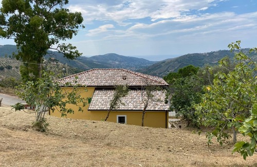 Perdifumo Cottage | Villa confortevole, immersa tra il verde e le colline di Perdifumo