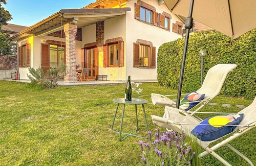 Ortica Villa | Villa Corelli - Parking and Exclusive garden