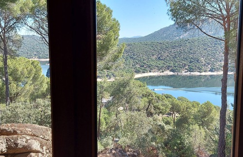 San Martin de Valdeiglesias Cottage | Villa Costa Madrid with private pool and views of the reservoir, up to 10 people.