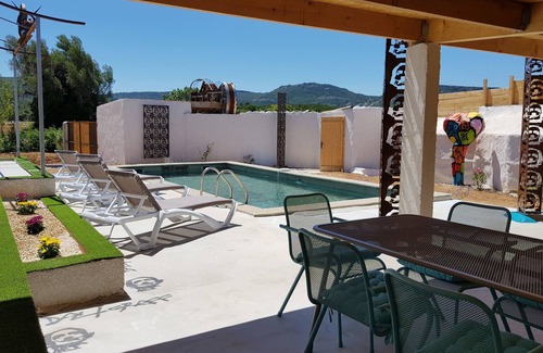 Montseret House | Villa d'artiste Dali Graff private pool, 30 min from the sea in Occitanie