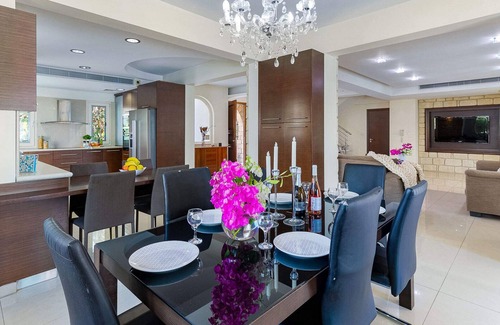 Universal Villa | Villa Daisy - Private Pool, Fantastic Location!