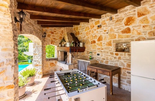 Domijanici Villa | Villa Damiana - Four Bedroom Villa, Sleeps 8