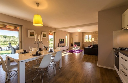 Kadumi Villa | Villa Danelon with Pool and Olive Grove View