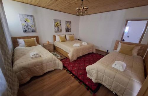 Shale House | Villa Davisol