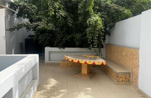 Medina House | Villa de 4 Chambres à Louer au Point E, Dakar