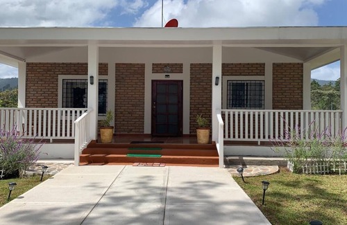 Siguatepeque House | Villa de la Rosa Estancia R&R 3 bedroom home in the Pines of Siguatepeque