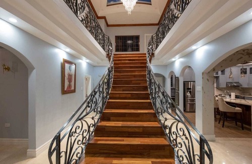 Discovery Bay Villa | Villa De-luxe Paradise✔ new! beach access✔ chef✔