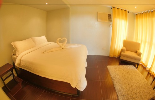 Pili Hotel | Villa Del Rey Resort CamSur powered by Cocotel