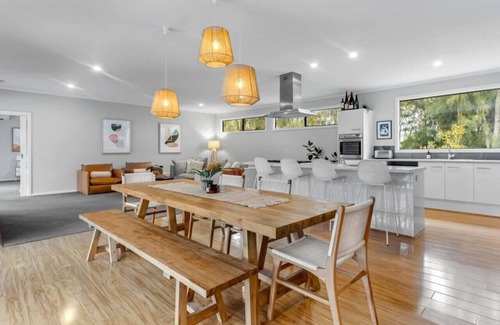 McLaren Vale Villa | Villa Del Vino- stylish amongst bush & vineyards