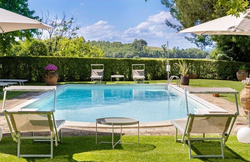 Novilara Villa | Villa delle Vigne, villa with large garden and pool, close to the Adriatic coast