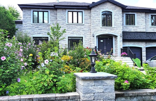 Bout-de-l'Ile Villa | Villa Delrose Waterfront