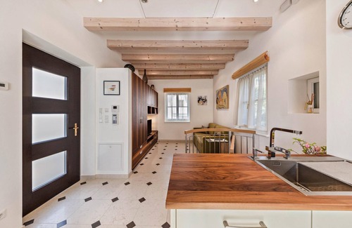 Old Town Villa | Villa 'Dependance Runkelstein' with Mountain View and Garden in a wonderful location