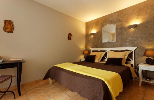 Vacquieres Bed & Breakfast | Villa des Cammaous