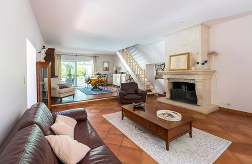 Le Pontet Villa | Villa Des Papes - Three Bedroom Villa, Sleeps 8