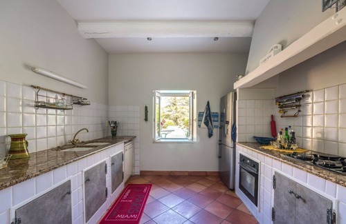 Le Pontet Villa | Villa Des Papes - Three Bedroom Villa, Sleeps 8