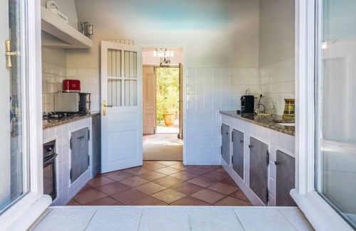 Le Pontet Villa | Villa Des Papes - Three Bedroom Villa, Sleeps 8