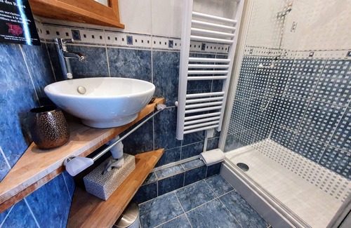 Lucon House | Villa des roses